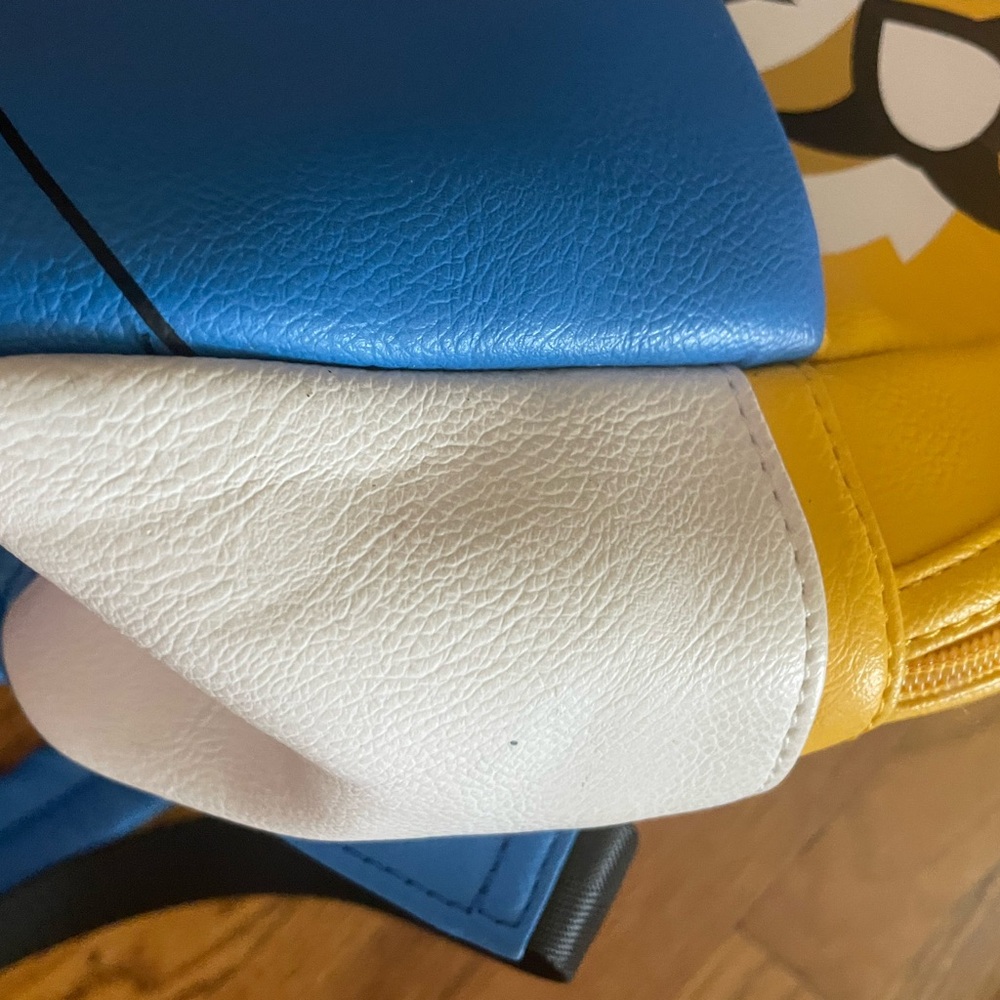 Aggretsuko Two-Face Mini Backpack - Picture 5 of 10